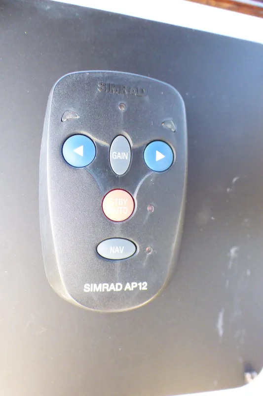 2003 Meridian 341 Sedan