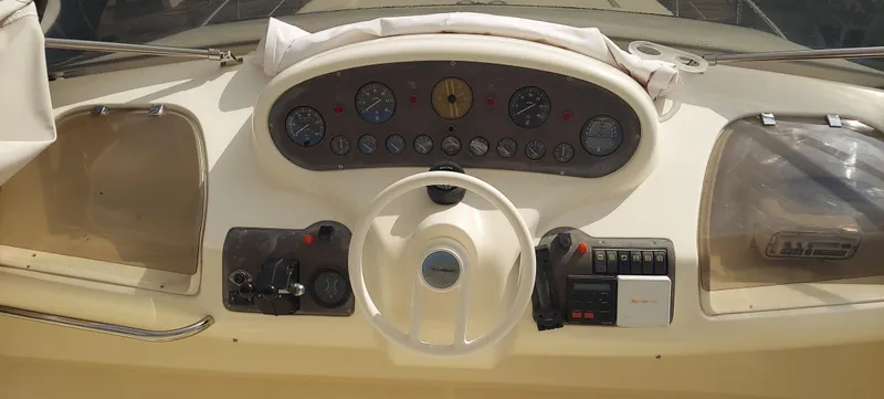 1996 Azimut 54 Flybridge Yacht