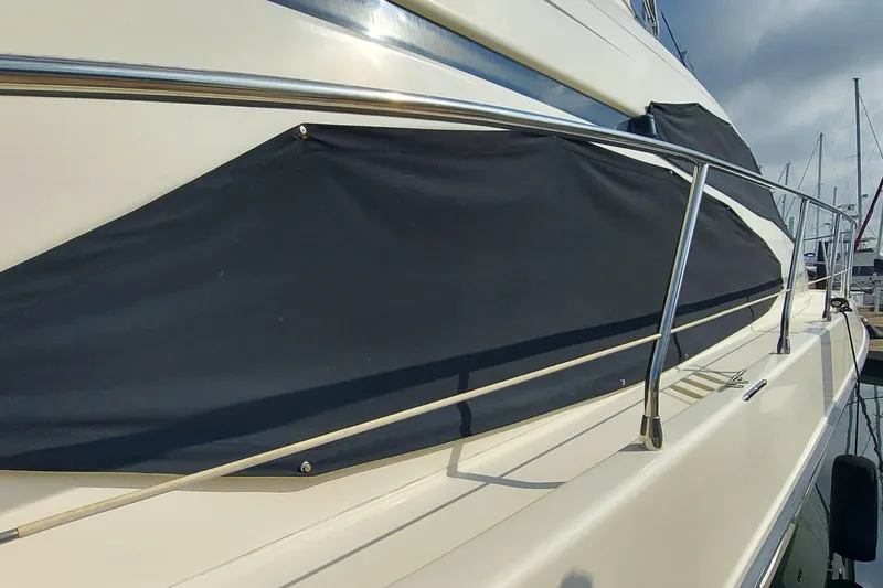 1996 Azimut 54 Flybridge Yacht