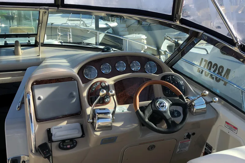 2005 Sea Ray Sundancer 320