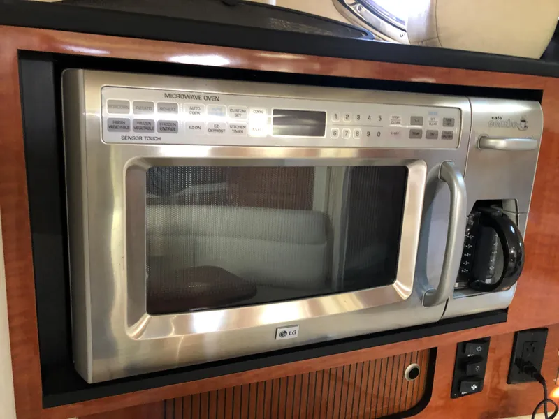 2005 Sea Ray Sundancer 320