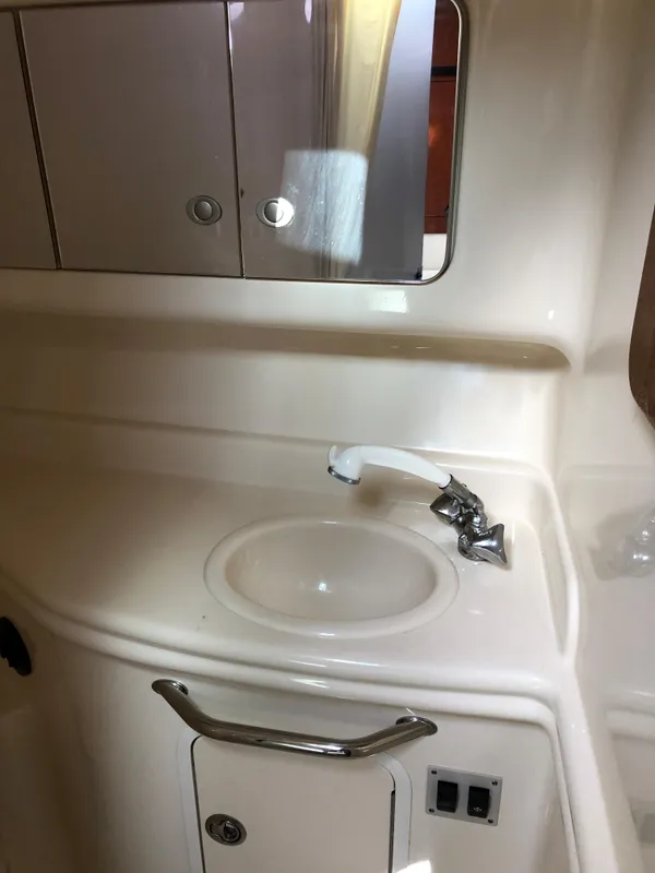 2005 Sea Ray Sundancer 320