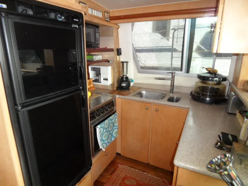 1996 Carver 500 Cockpit Motor Yacht
