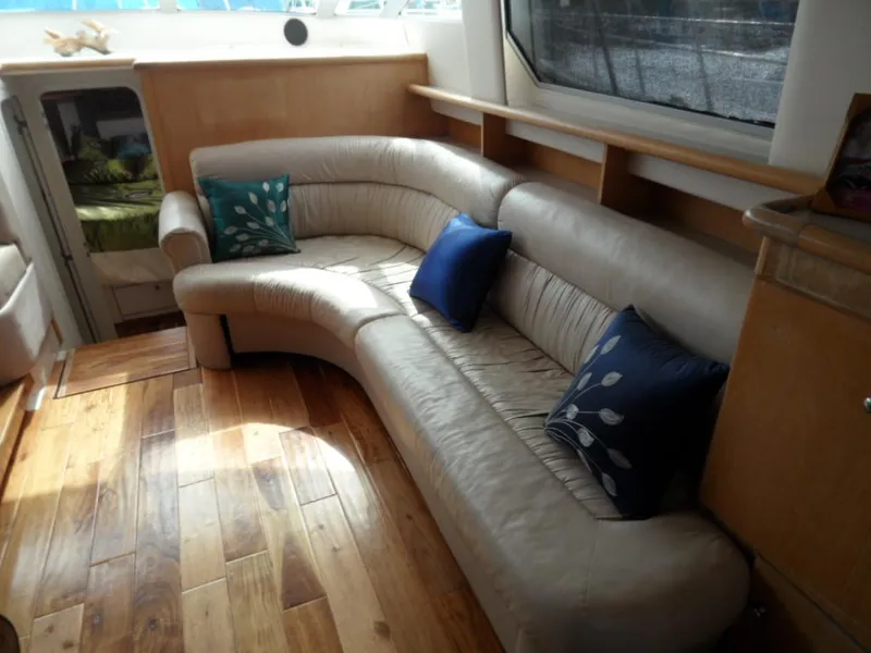 1996 Carver 500 Cockpit Motor Yacht
