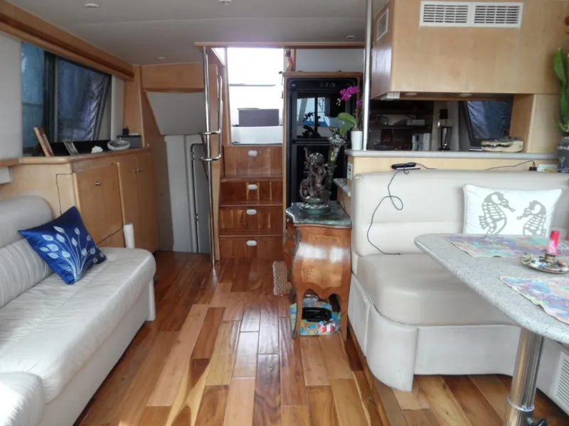 1996 Carver 500 Cockpit Motor Yacht