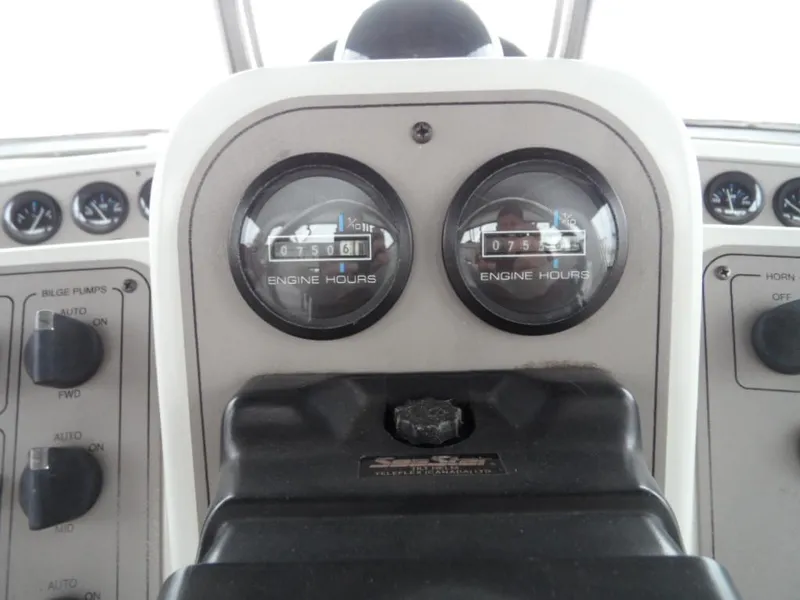 1996 Carver 500 Cockpit Motor Yacht