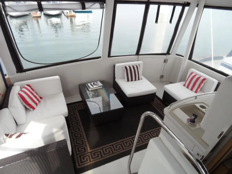 1996 Carver 500 Cockpit Motor Yacht