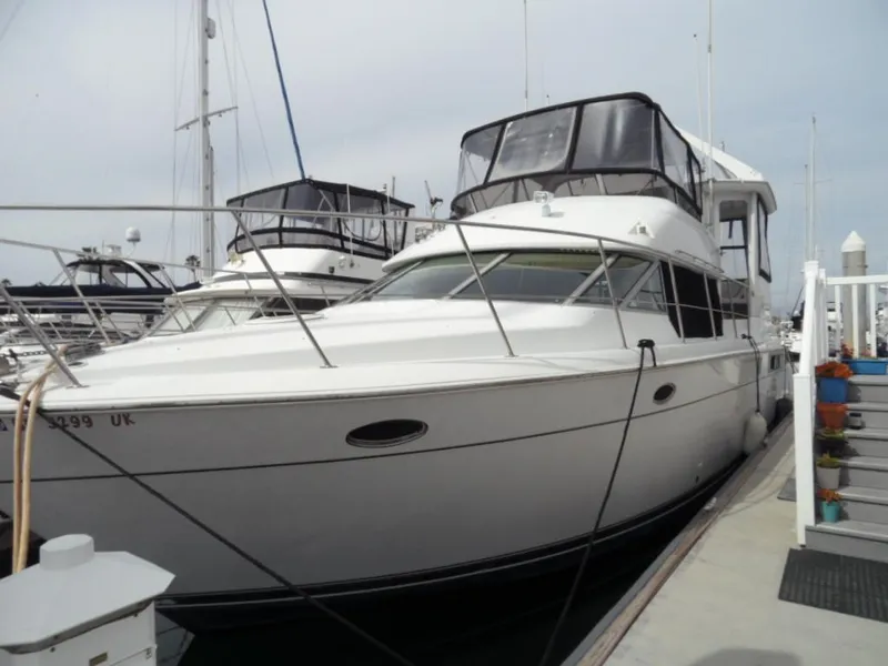 1996 Carver 500 Cockpit Motor Yacht