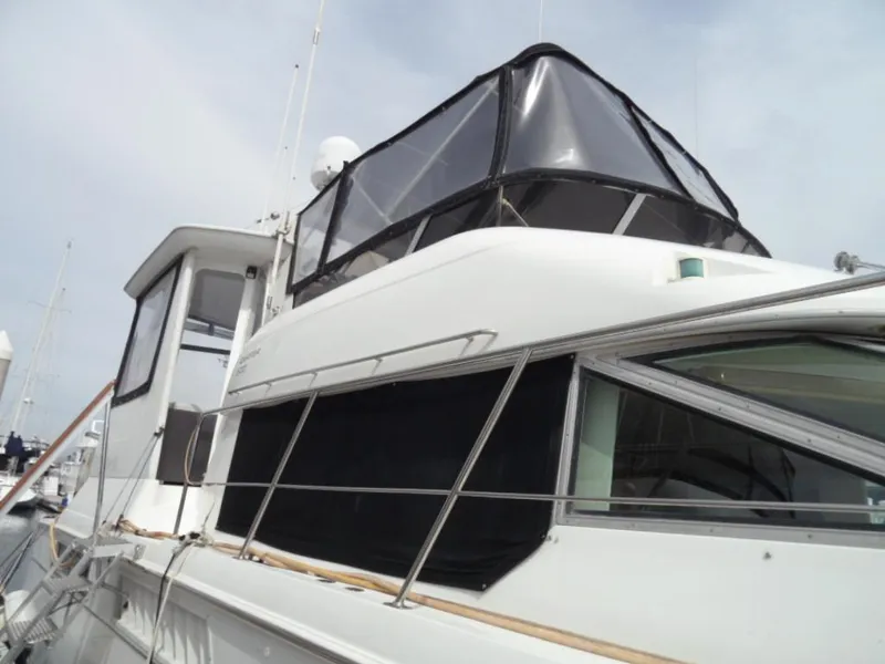 1996 Carver 500 Cockpit Motor Yacht