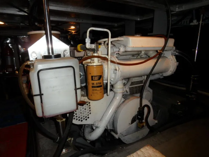 1996 Carver 500 Cockpit Motor Yacht