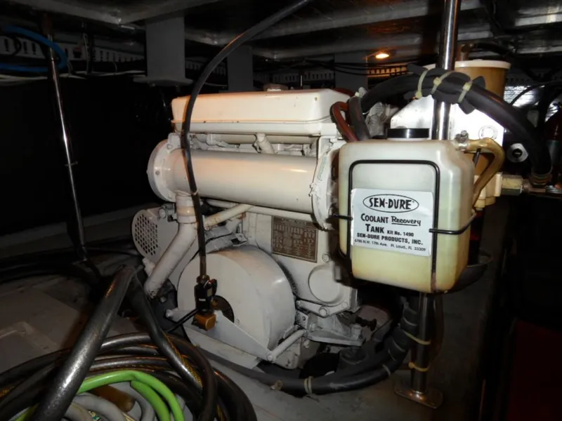 1996 Carver 500 Cockpit Motor Yacht