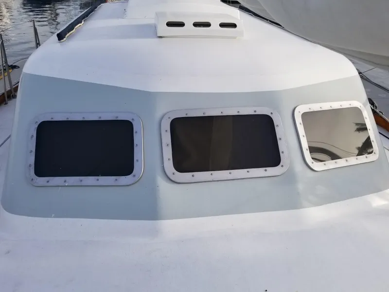 Forward Cabin Windows
