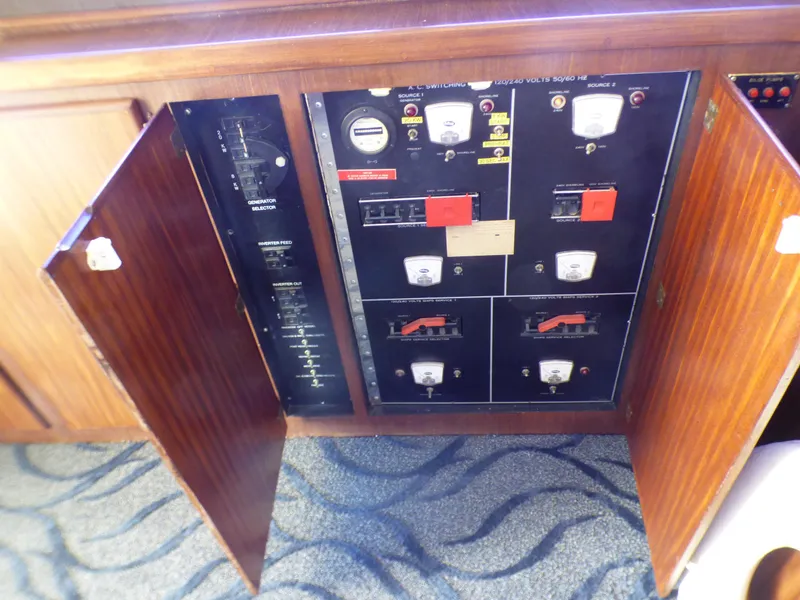 1987 Hatteras Convertible