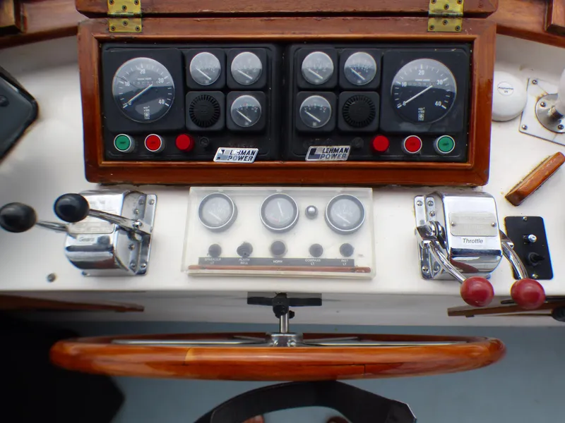 1988 DeFever 44 Motor Yacht