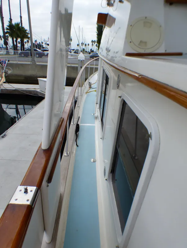 1988 DeFever 44 Motor Yacht