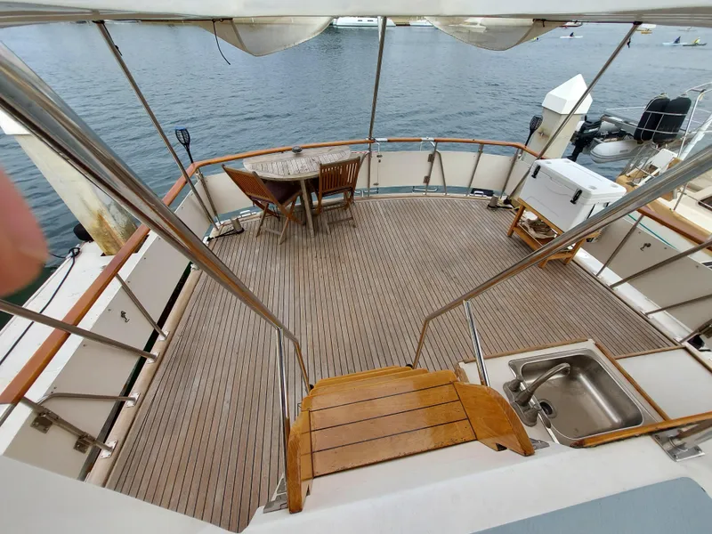 1988 DeFever 44 Motor Yacht
