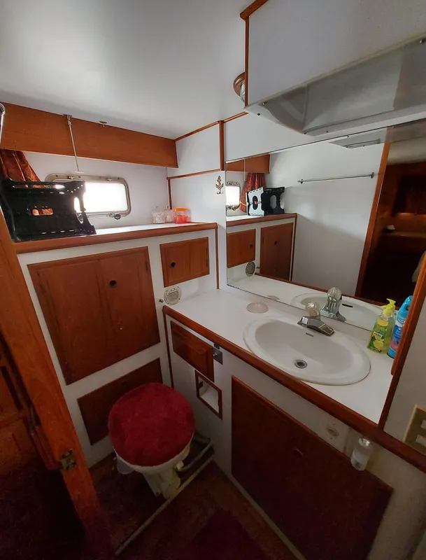 1988 DeFever 44 Motor Yacht
