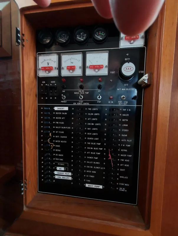 1988 DeFever 44 Motor Yacht