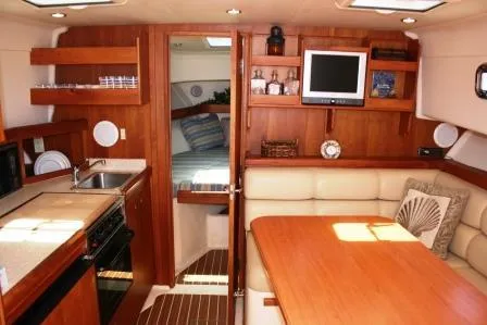 2006 Mainship Pilot 34
