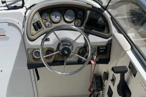 2001 Wellcraft 2600 Martinique
