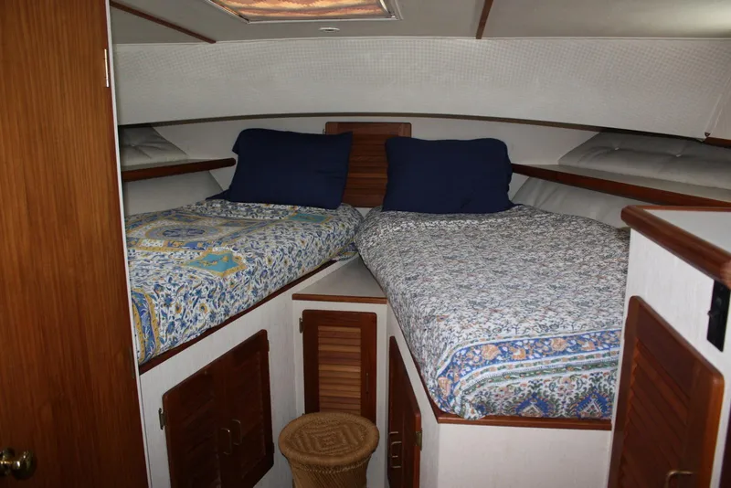 V Berth