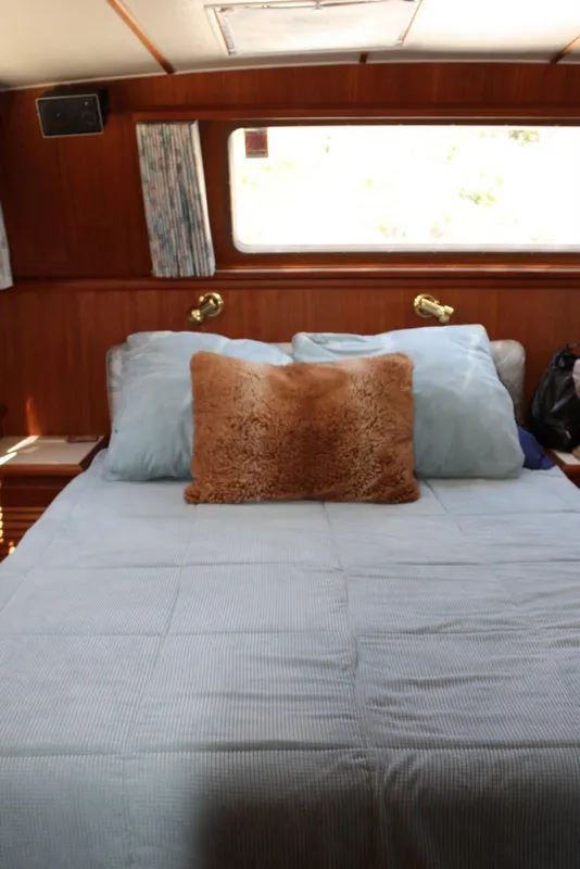 1991 Tollycraft 48 Cockpit Motor Yacht