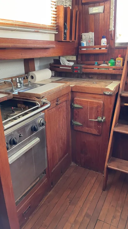 1976 CT Cutter Rigged Ketch