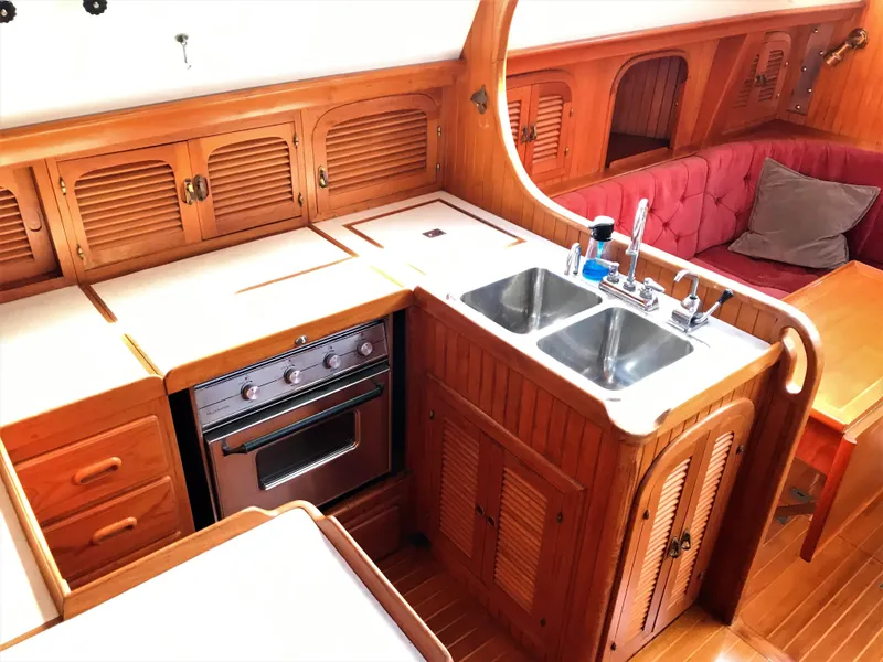1986 Fairweather Mariner 39