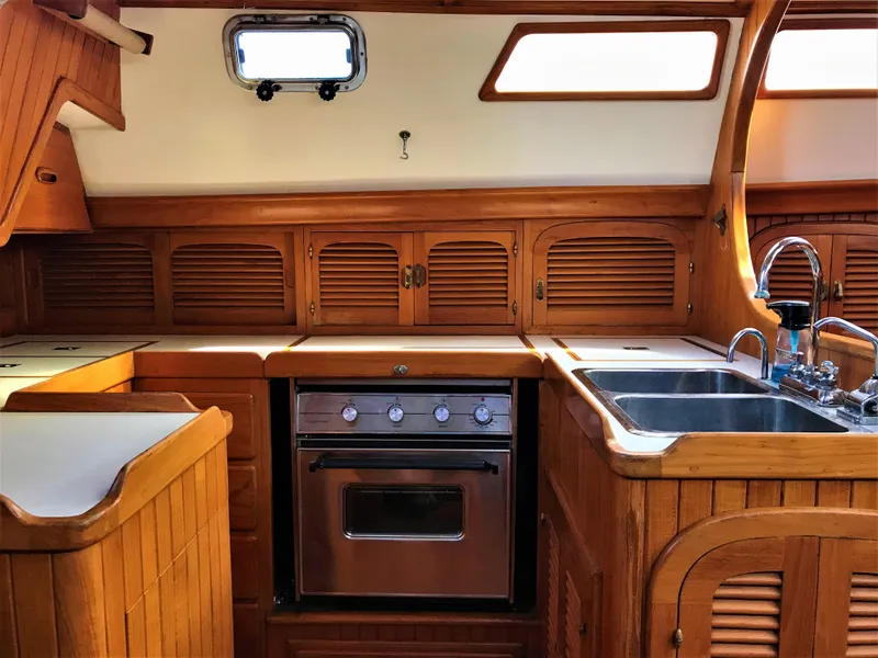 1986 Fairweather Mariner 39