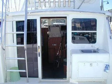 2000 Sea Sport Pacific 3200