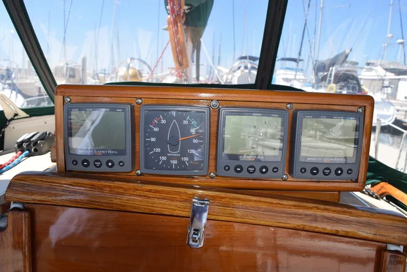Electronics companionway