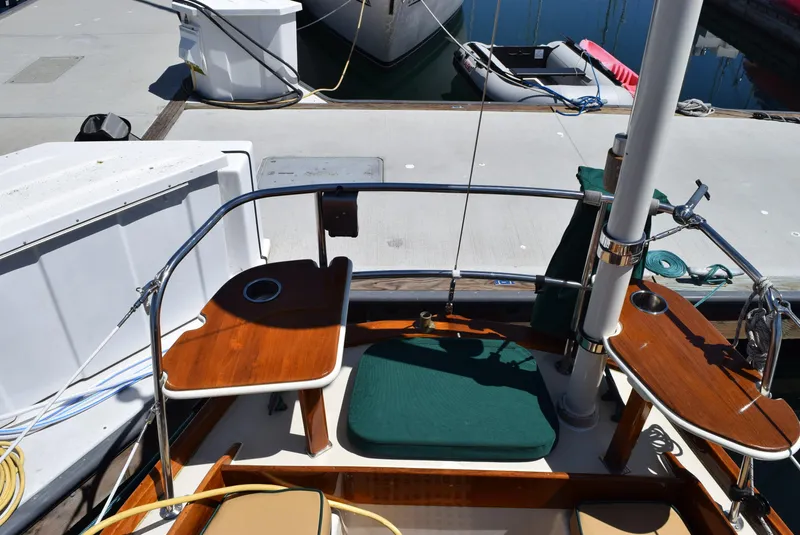Stern seats