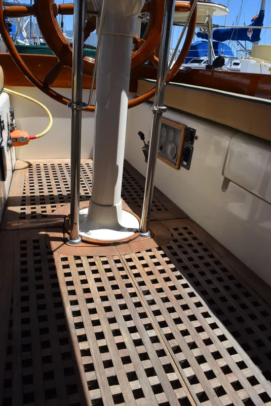 Teak floor grid