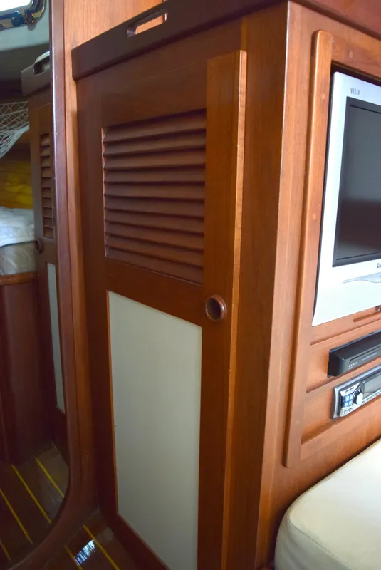 Hanging locker