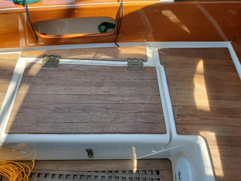Cockpit locker