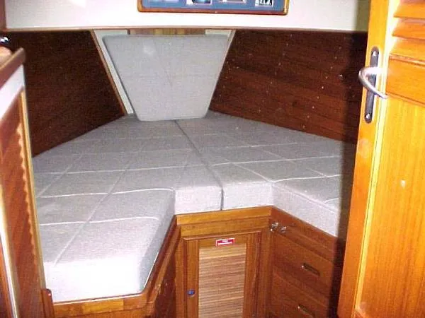 1994 Grand Banks Classic