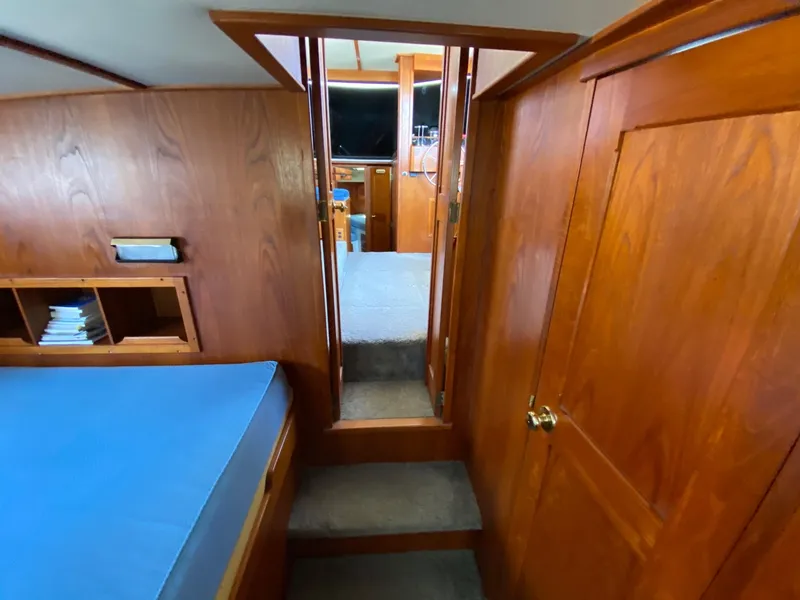 Aft cabin looking fwd