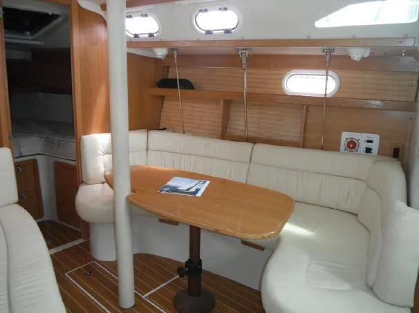 2005 Catalina 320
