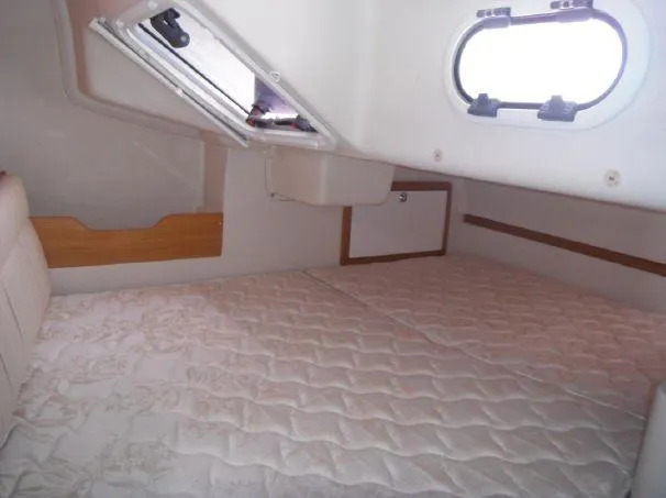 2005 Catalina 320