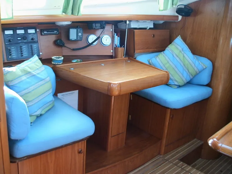 2002 Jeanneau Deck Salon