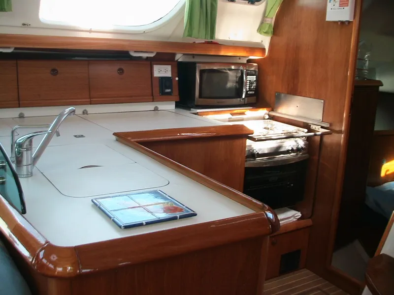 2002 Jeanneau Deck Salon