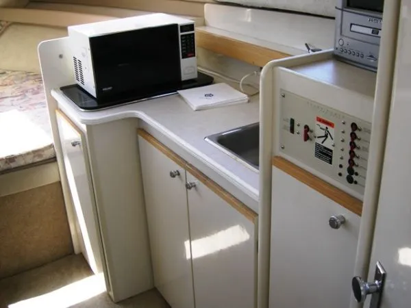 Galley to starboard