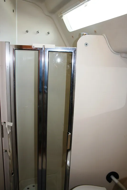 2005 Catalina 387