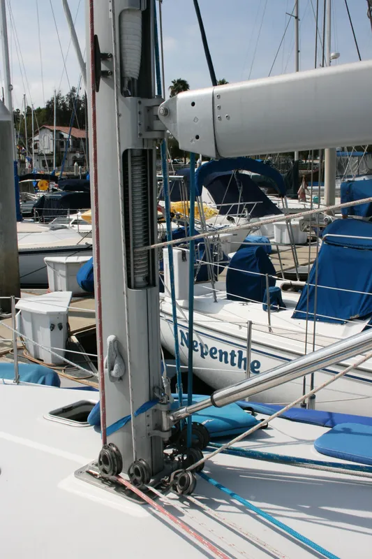 2005 Catalina 387