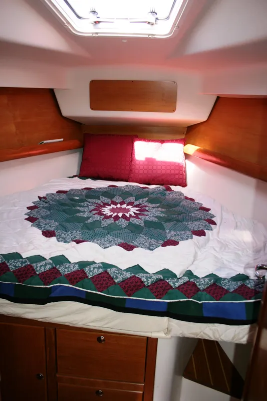 2005 Catalina 387