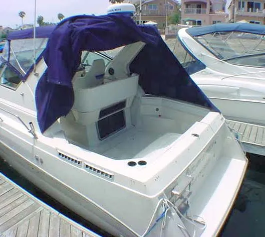 1989 Cruisers Yachts 3270 Esprit