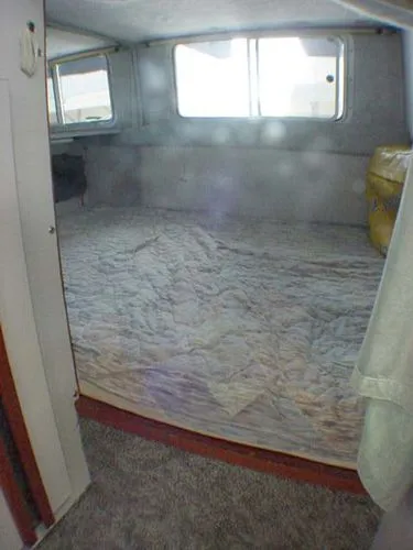 1989 Cruisers Yachts 3270 Esprit