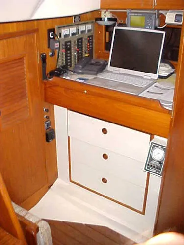1984 Nonsuch by Hinterhoeller Yachts