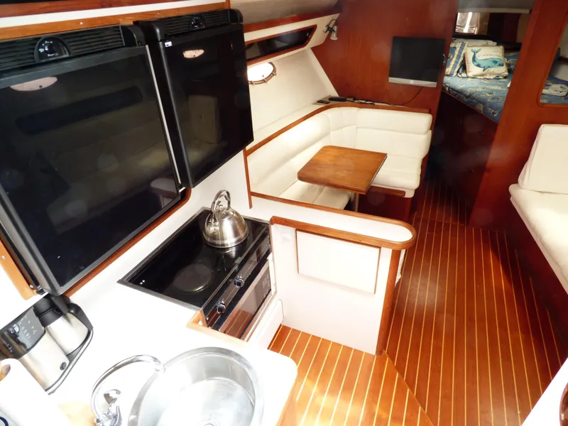 1989 Tiara Yachts 3600 Open