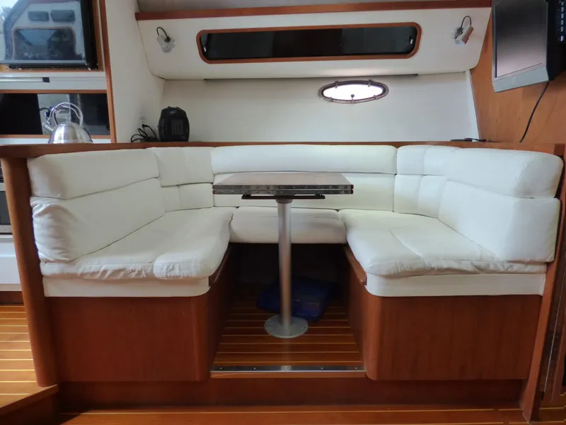 1989 Tiara Yachts 3600 Open